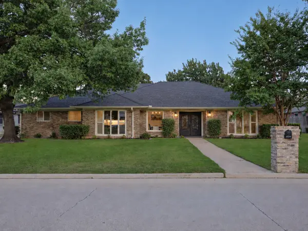 110 Oakmont Drive, Trophy Club, TX 76262