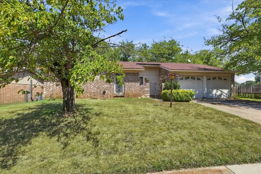200 Quail Creek Drive, Crowley, TX 76036 - #2