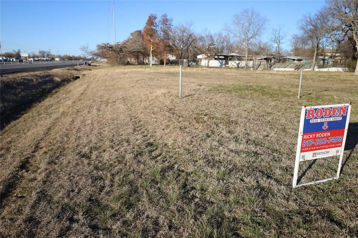 4208 B N Main Street, Burleson Joshua, TX 76058 - #1