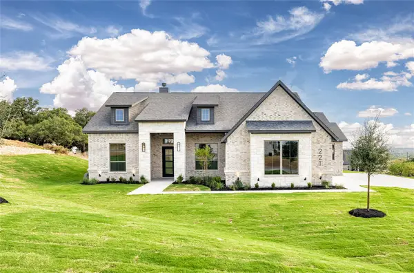 221 Oak Meadow Lane, Weatherford, TX 76085