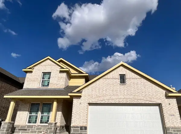 1009 Pecan Tree Lane, Fort Worth, TX 76108