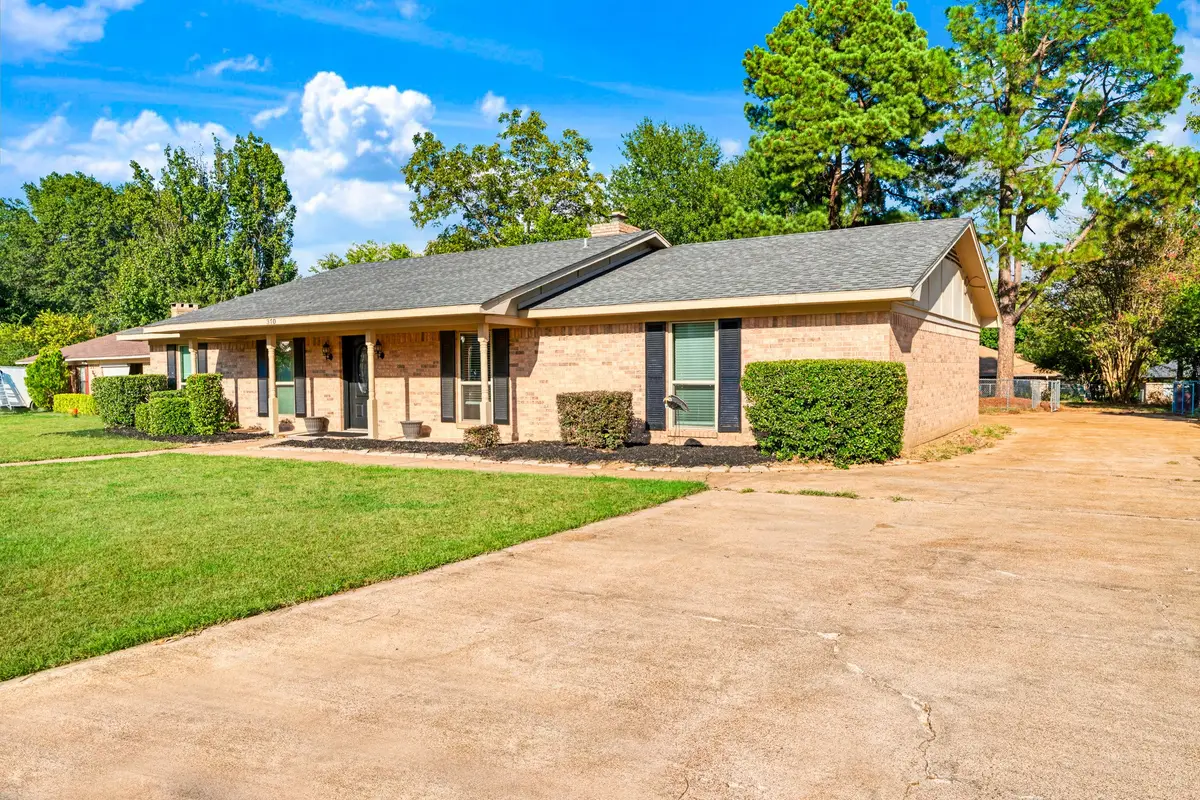 370 32nd Street Ne, Paris, TX 75460 - #1