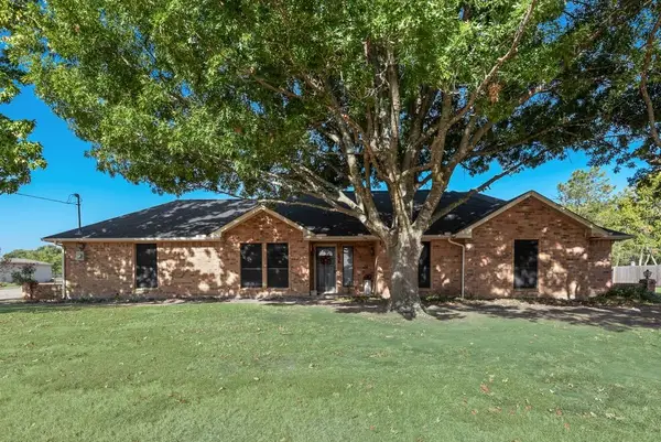 134 Deborde Circle, Red Oak, TX 75154