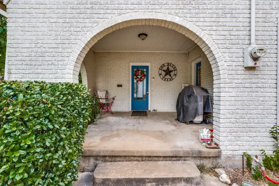 801 Park Drive, Hillsboro, TX 76645 - #2