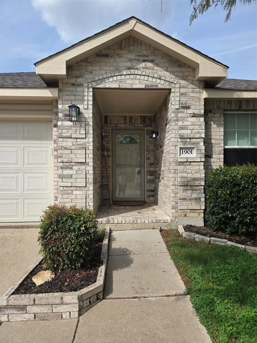 1901 Foxfield, Justin Roanoke, TX 76247 - #2