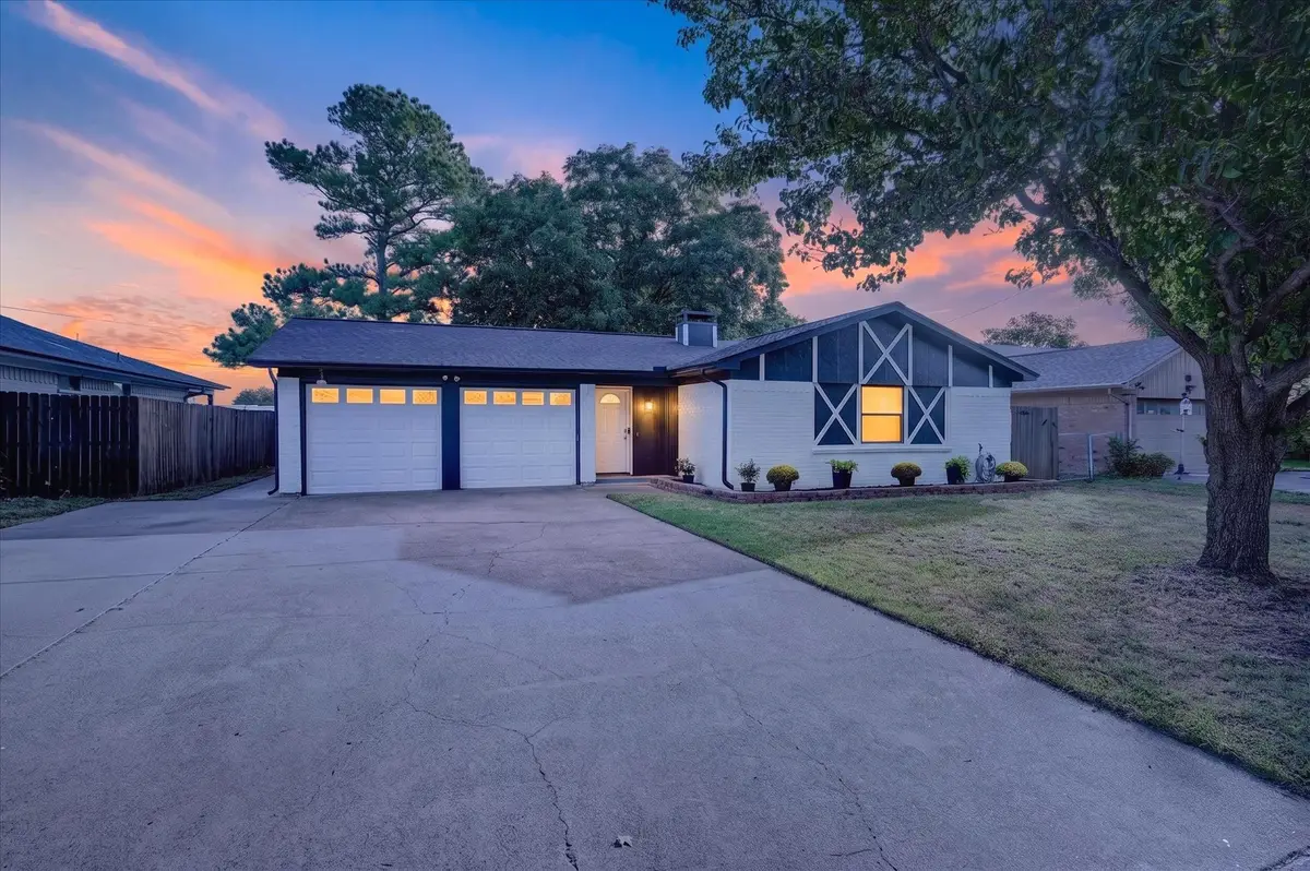 728 Douglas Street, Burleson, TX 76028 - #1