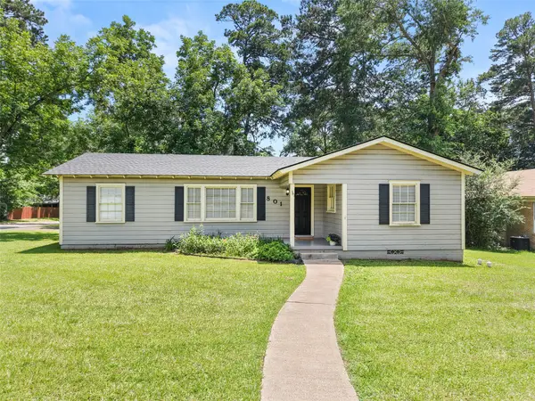 801 Park, Gilmer, TX 75644