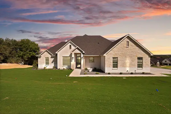 109 Top Flight Drive, Weatherford, TX 76087