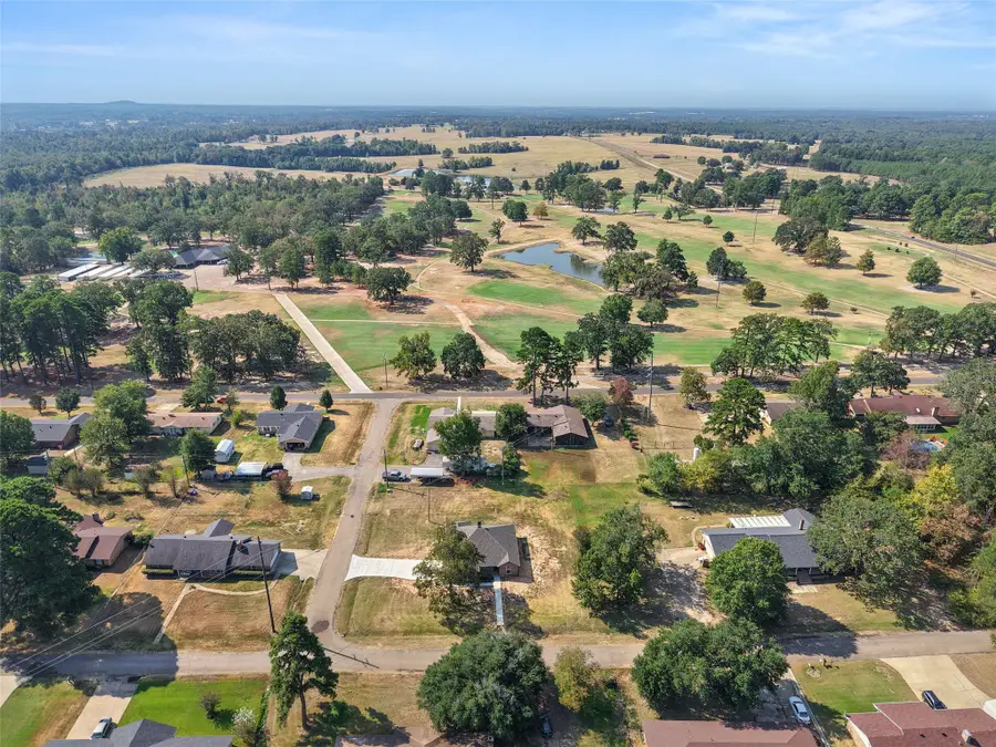 106 Royal Street, Gilmer, TX 75645 - #2