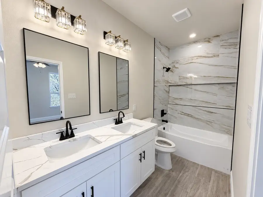 5907 Black Pine Circle, Granbury, TX 76048 - #2