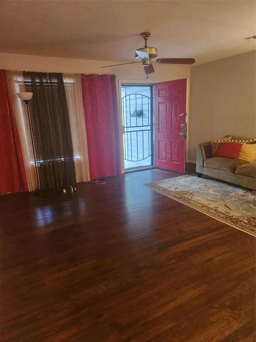 822 Woodrow Street, Arlington, TX 76012 - #2