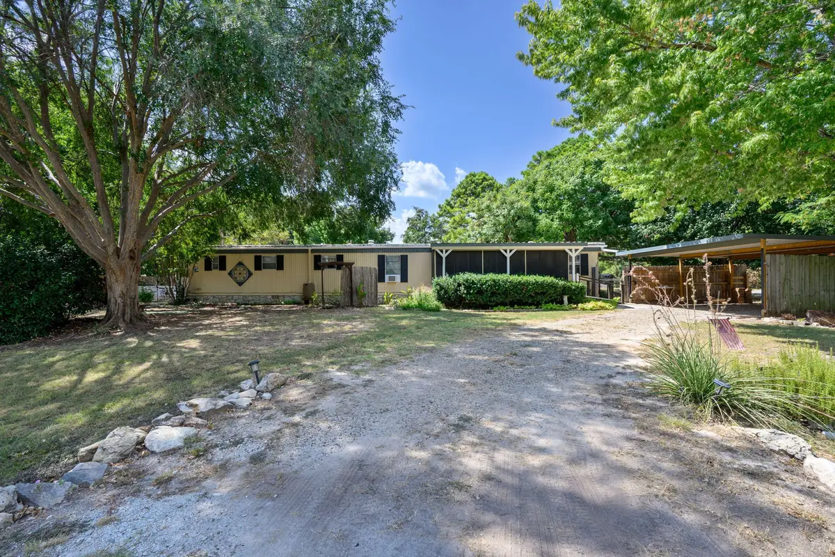 1709 E Apache Trail, Granbury, TX 76048 - #1