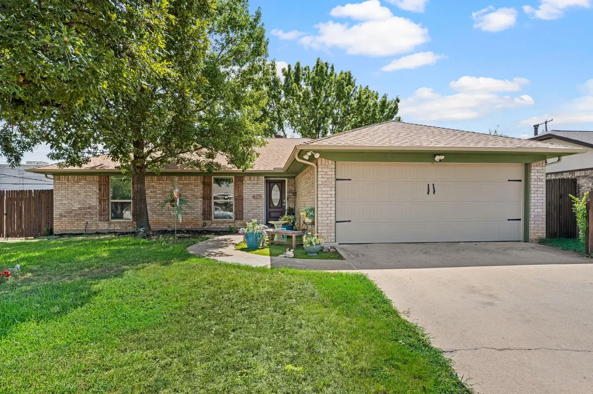 425 Glenwood Terrace, Hurst, TX 76053 - #1