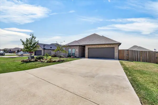 2112 Cole Street, Mabank, TX 75147