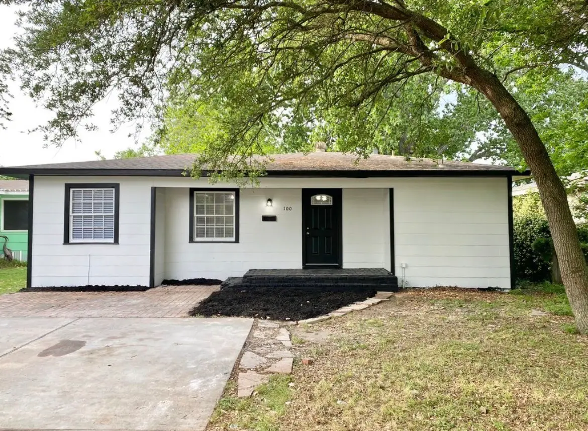100 17th Avenue N, Texas City, TX 77590 - #1
