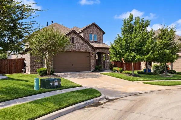 1004 Friesian Lane, Aubrey, TX 76227