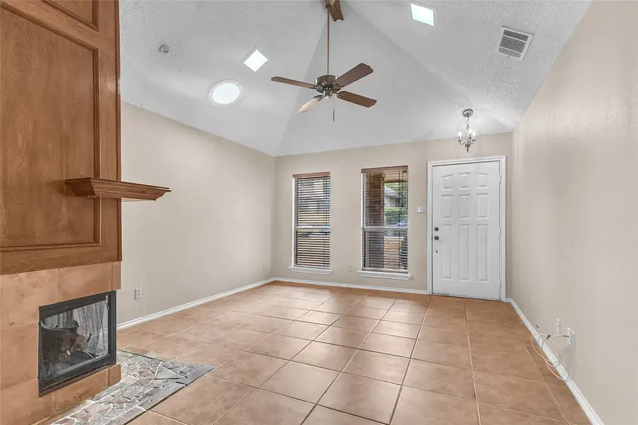 734 Red Oak Drive, Lewisville, TX 75067 - #2