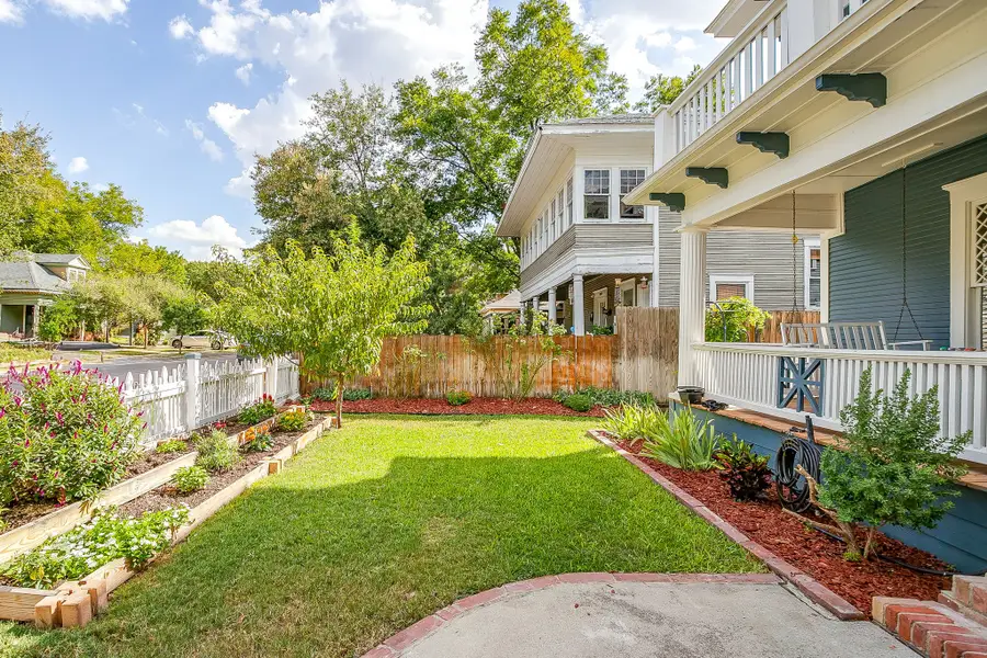 1406 6th Avenue, Fort Worth, TX 76104 - #3