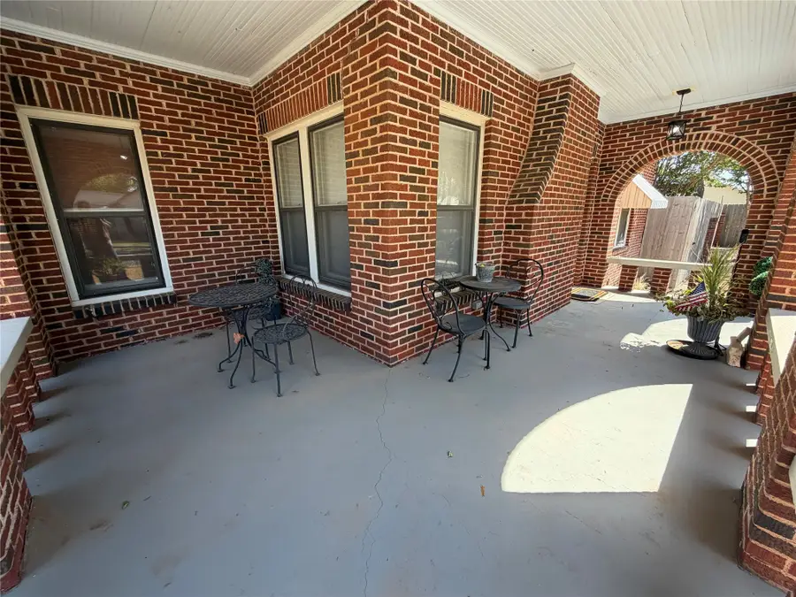 310 N Donald Street, Seymour, TX 76380 - #2