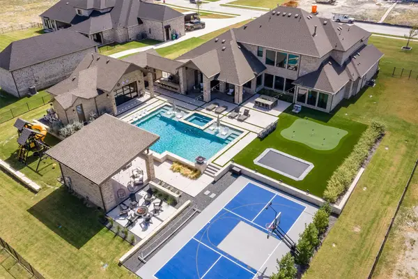 312 Chapel View Court, Heath, TX 75032