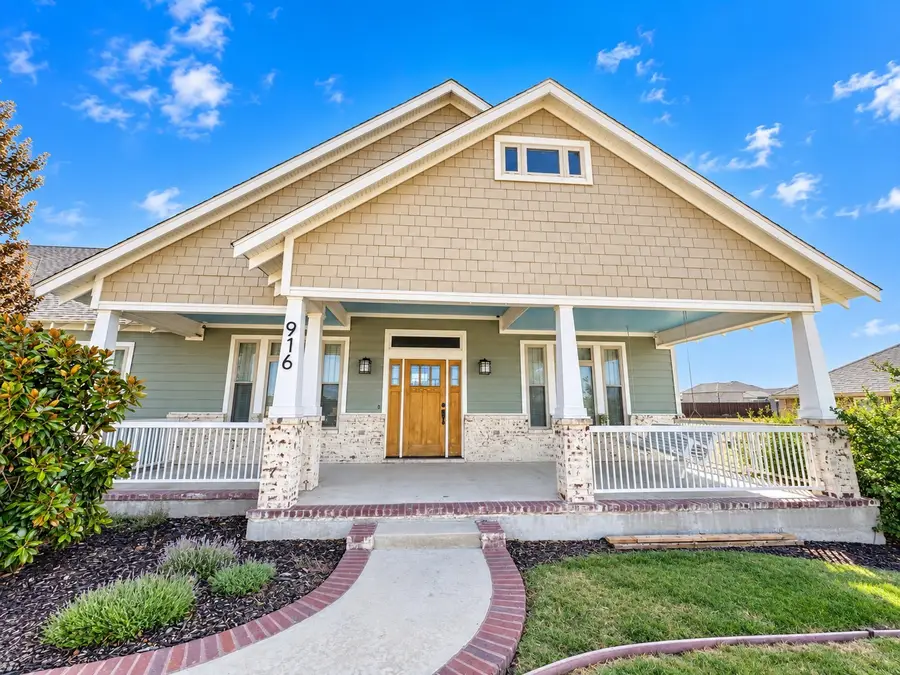 916 N Mesquite Street, Muenster, TX 76252 - #2