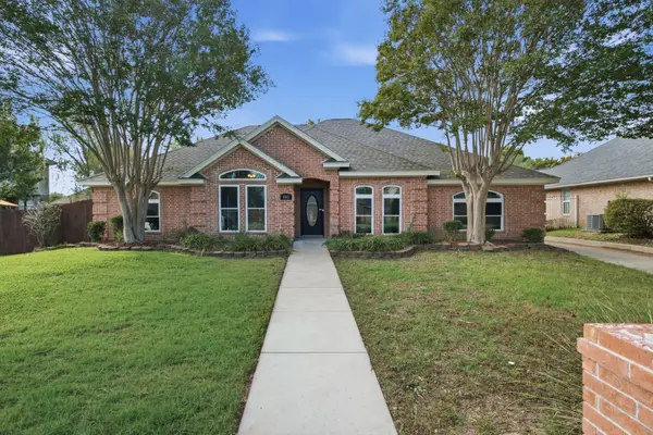 405 Montreal Drive, Hurst, TX 76054