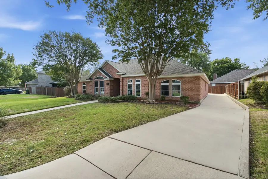 405 Montreal Drive, Hurst, TX 76054 - #2
