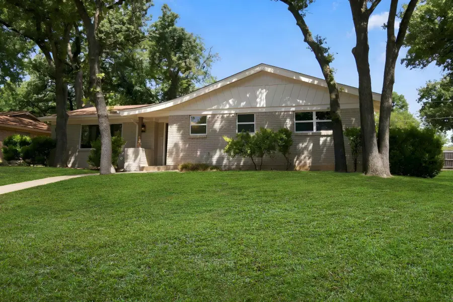 508 Oak Park Drive, Hurst, TX 76053 - #3