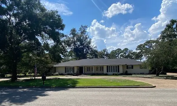 702 Mulberry Drive, Athens, TX 75751