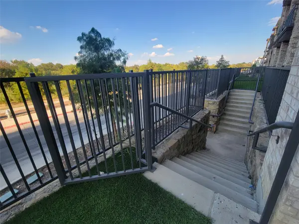 2700 Old Denton Road #1032, Carrollton, TX 75007