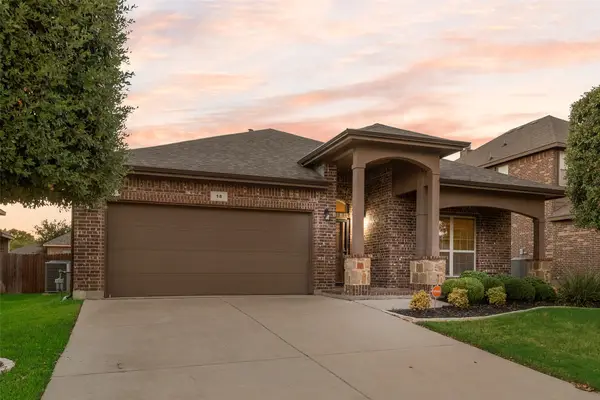 18 Auburn Drive, Edgecliff Village, TX 76134