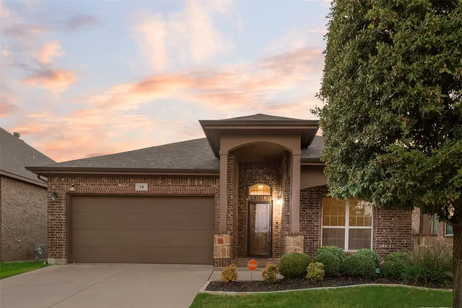 18 Auburn Drive, Edgecliff Village, TX 76134 - #2