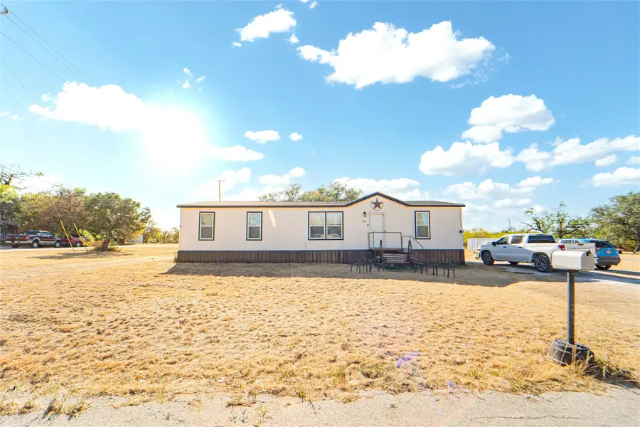 915 S Miller Street, Breckenridge, TX 76424 - #2