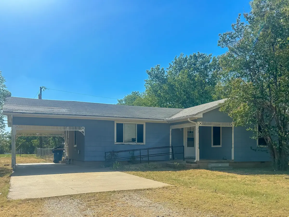 303 N Colorado Street, Whitney, TX 76692 - #1