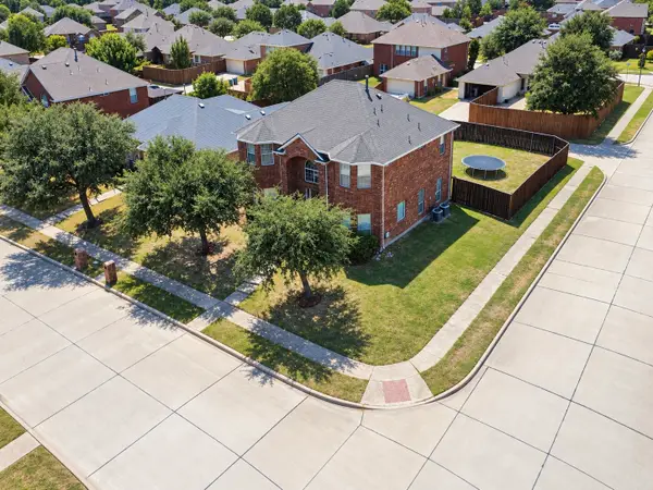 7909 Glenview Way, Rowlett, TX 75089