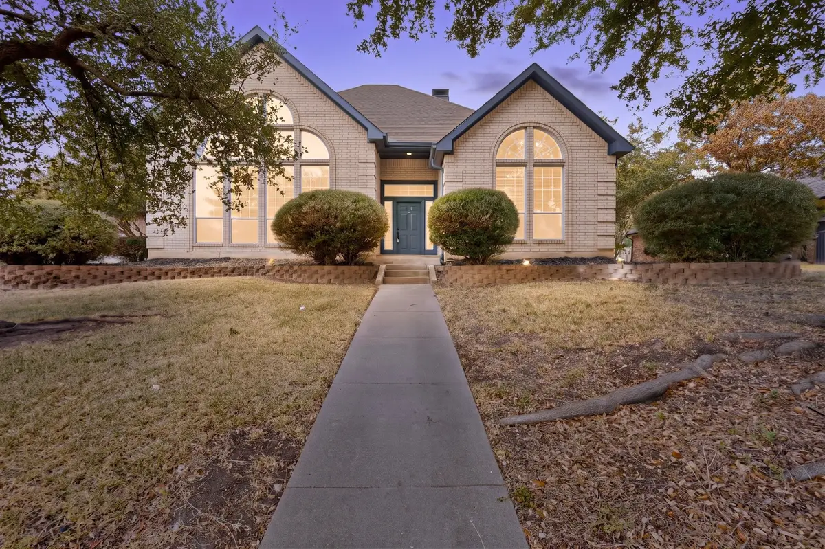 2002 Clearview Drive, Ennis, TX 75119 - #1