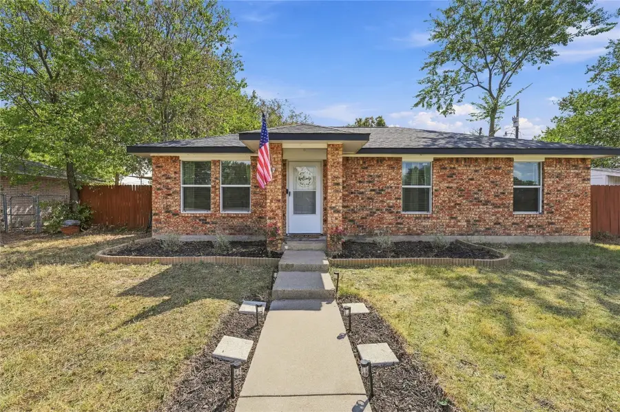 900 N Grand Avenue, Waxahachie, TX 75165 - #3