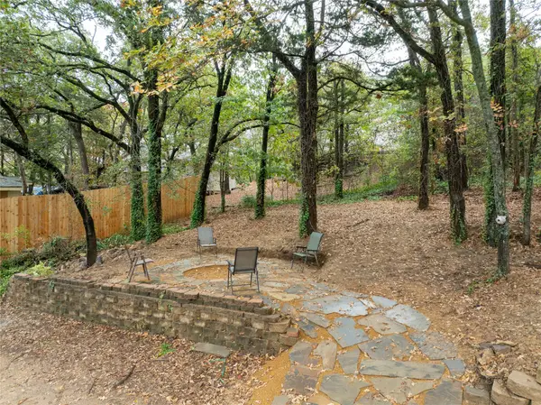 491 Black Forest Drive, Pottsboro, TX 75076