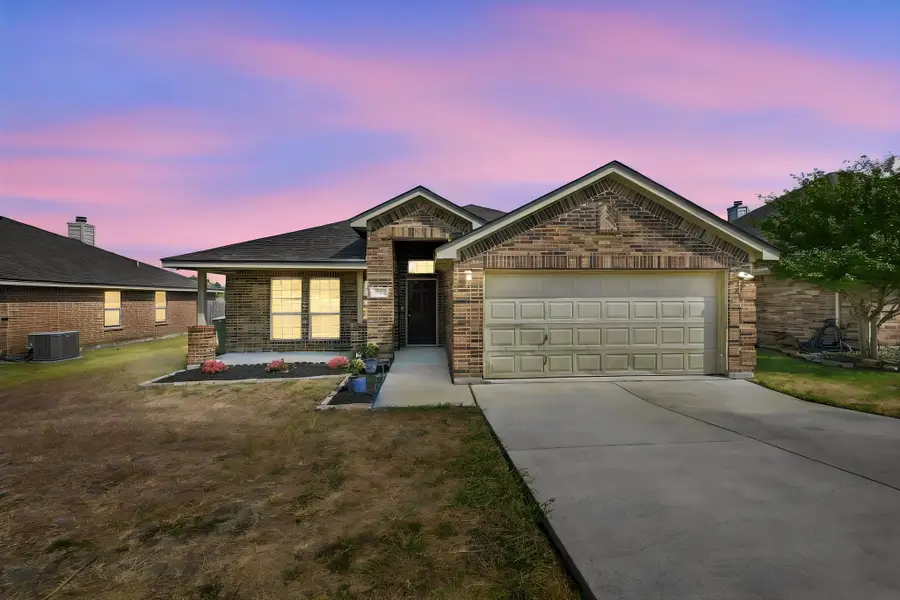 9208 Arlene Drive, White Settlement, TX 76108 - #2
