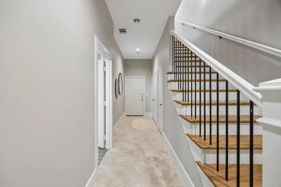 2606 Shelby Avenue #102, Dallas, TX 75219 - #3
