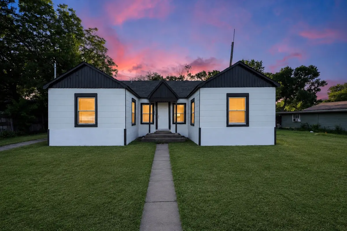 351 S Waco Street, Van Alstyne, TX 75495 - #1