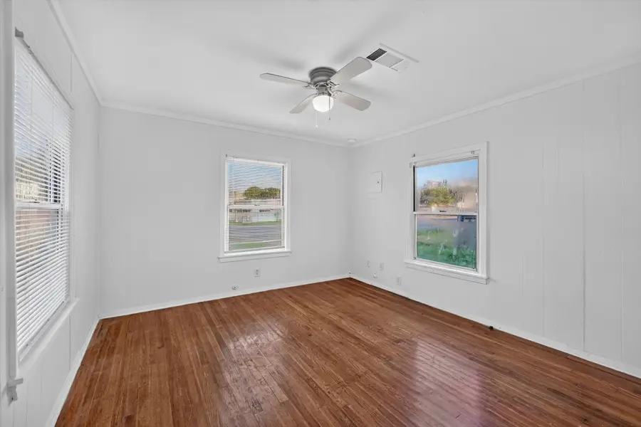 351 S Waco Street, Van Alstyne, TX 75495 - #3