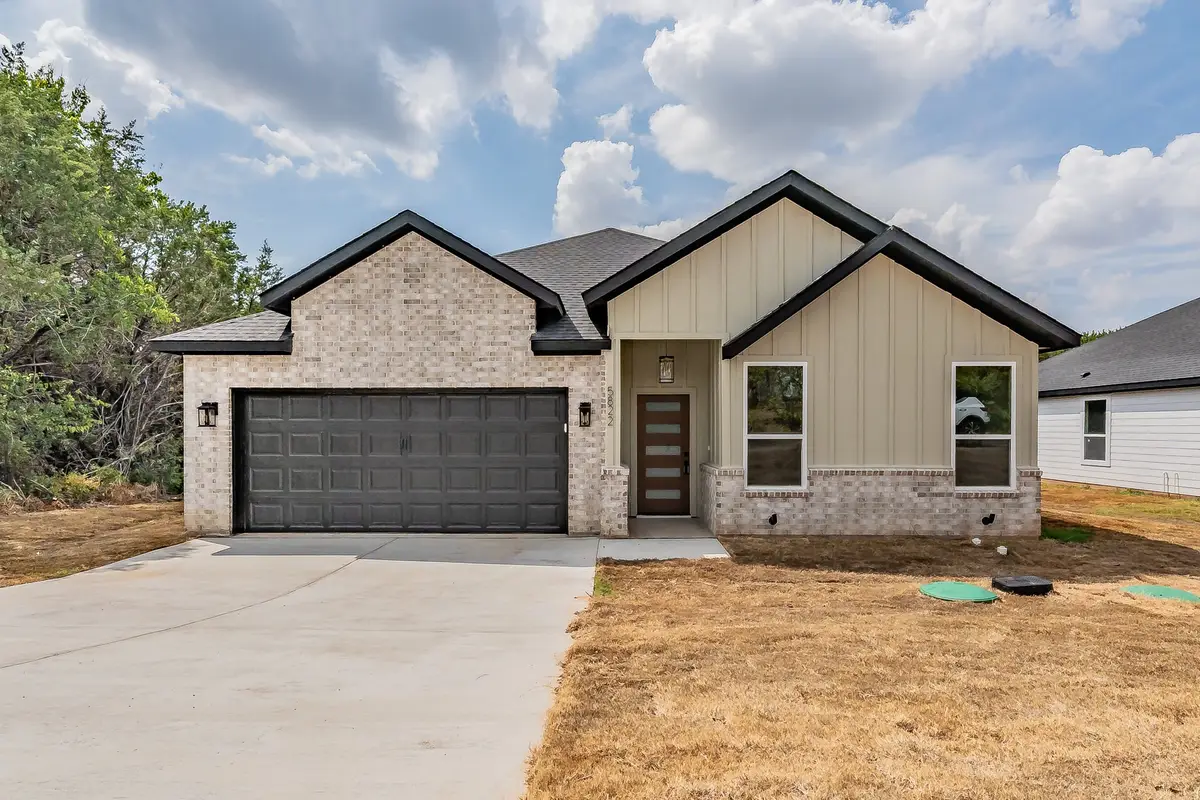 5822 Stonegate Circle, Granbury, TX 76048 - #1