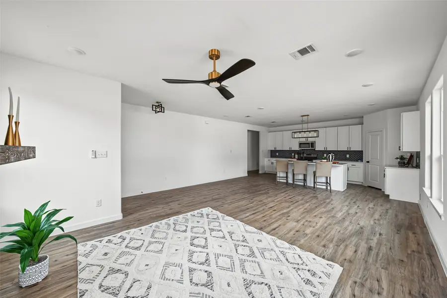5822 Stonegate Circle, Granbury, TX 76048 - #2
