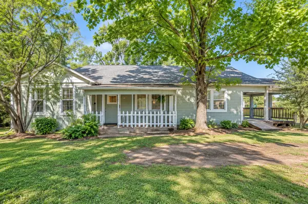 708 E Pine Street, Edgewood, TX 75117