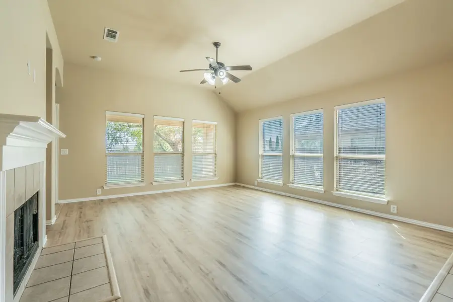 712 Cheryl Street, Crowley, TX 76036 - #2