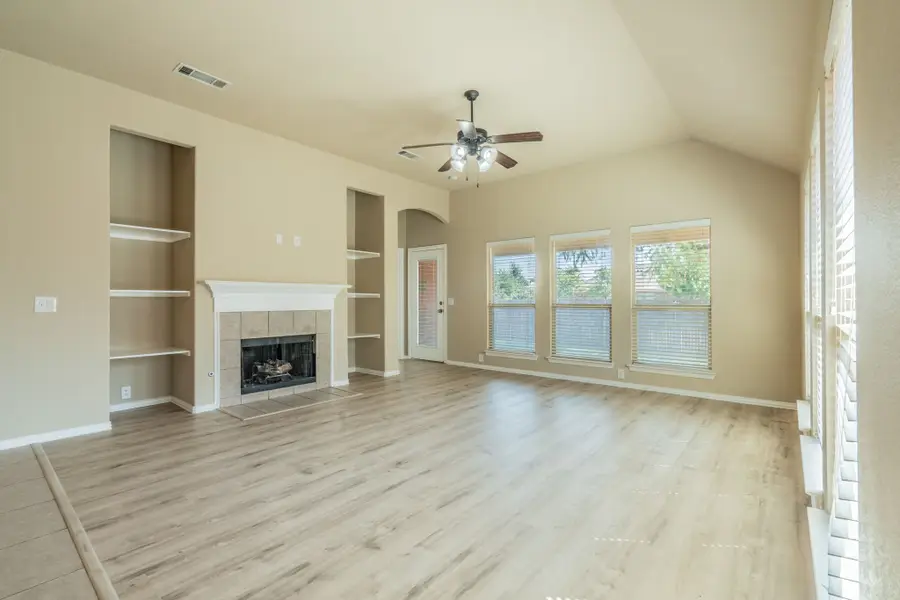 712 Cheryl Street, Crowley, TX 76036 - #3