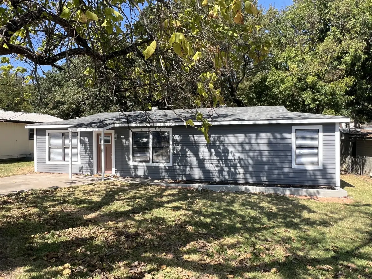 725 E Main Street, Denison, TX 75021 - #1