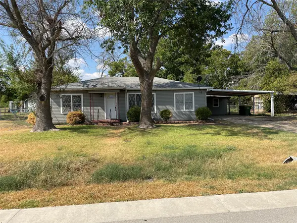 219 Playdium Drive, West, TX 76691