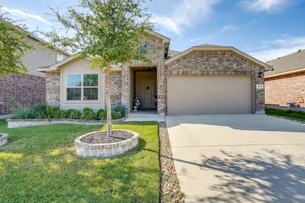 625 Basteen Lane, Justin, TX 76247
